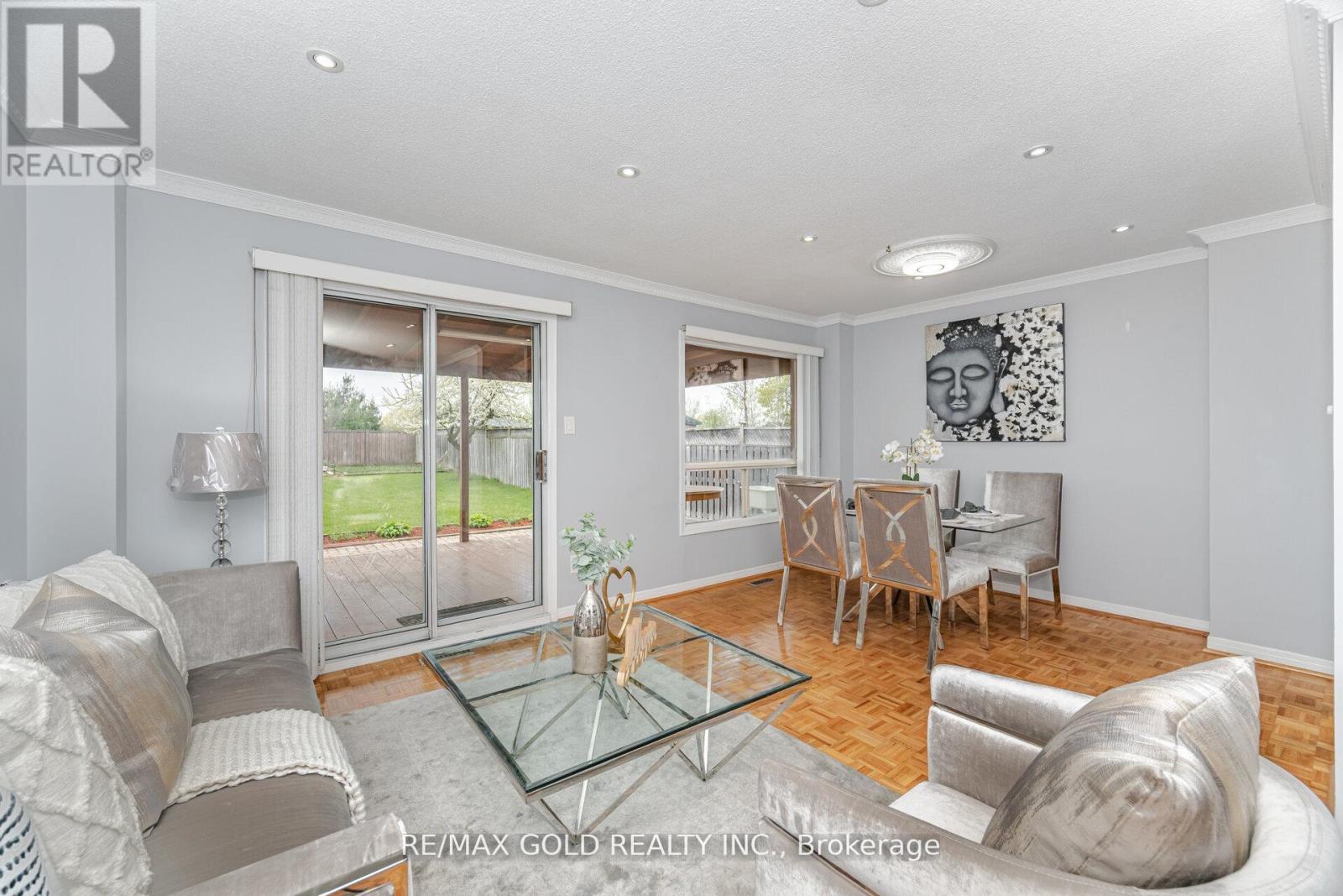 58 Kesteven Crescent, Brampton, Ontario  L6W 4E5 - Photo 4 - W12202814