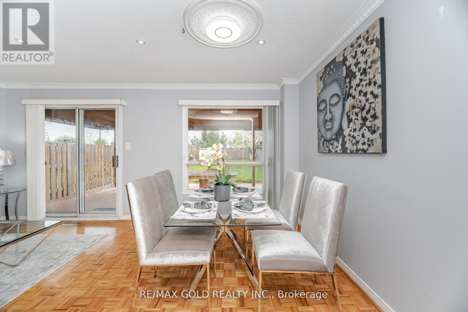 58 Kesteven Crescent, Brampton, Ontario  L6W 4E5 - Photo 5 - W12202814