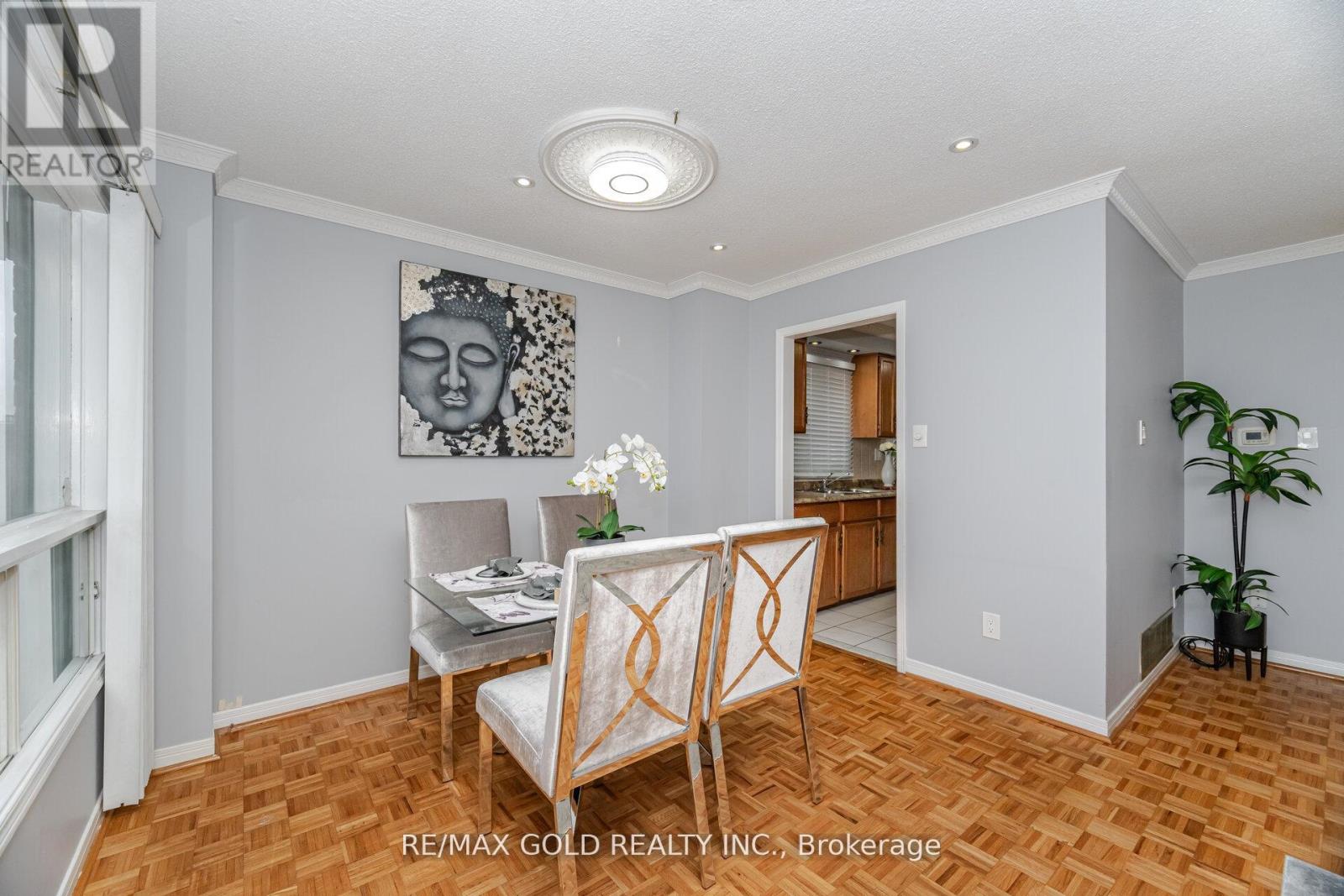 58 Kesteven Crescent, Brampton, Ontario  L6W 4E5 - Photo 6 - W12202814