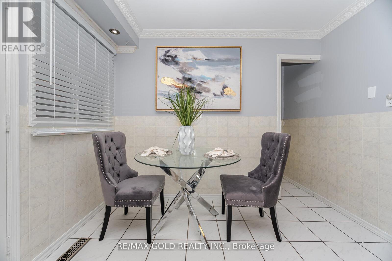 58 Kesteven Crescent, Brampton, Ontario  L6W 4E5 - Photo 9 - W12202814