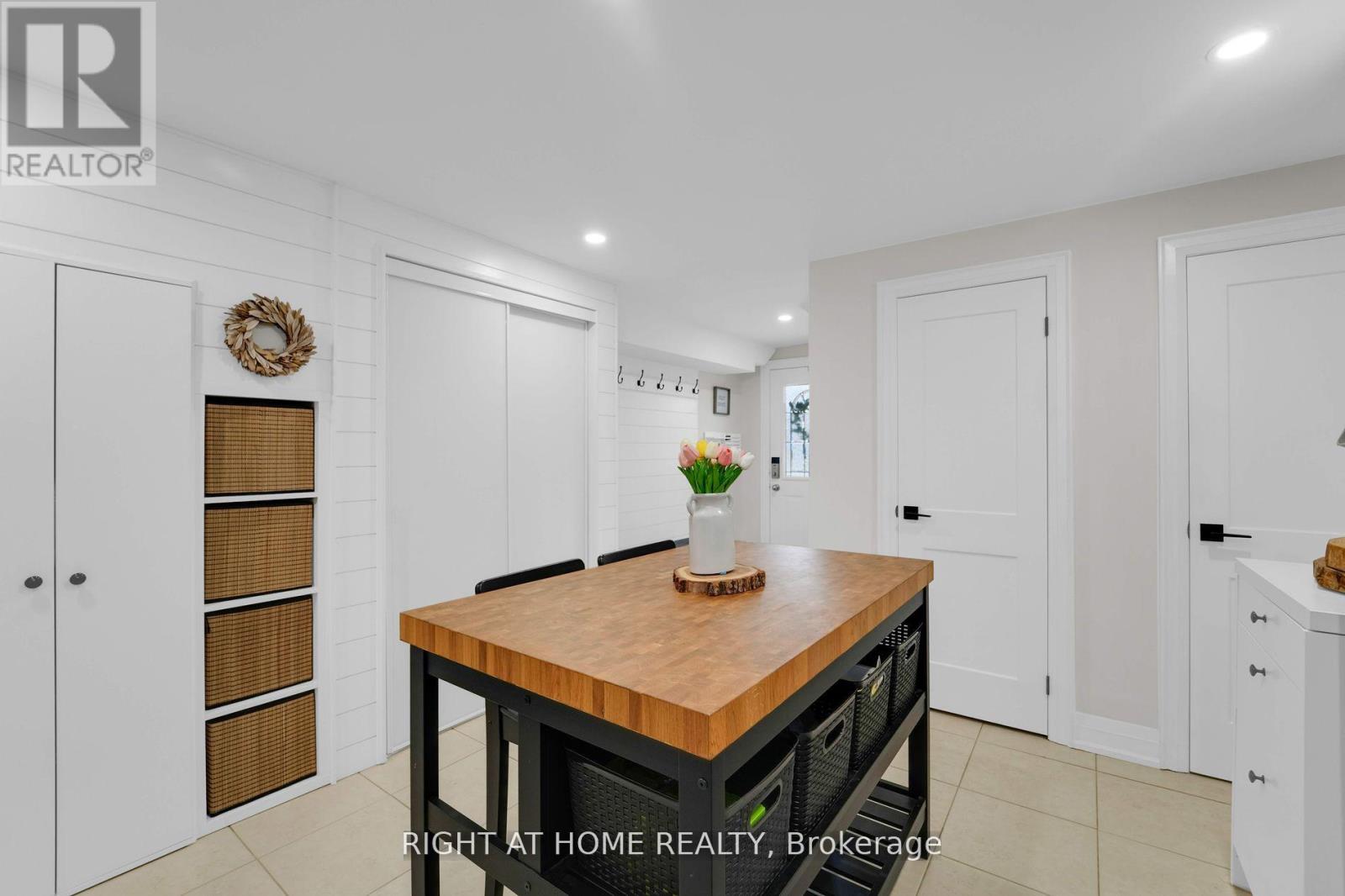 54 Primula Crescent, Toronto, Ontario  M9L 1K2 - Photo 33 - W12202817