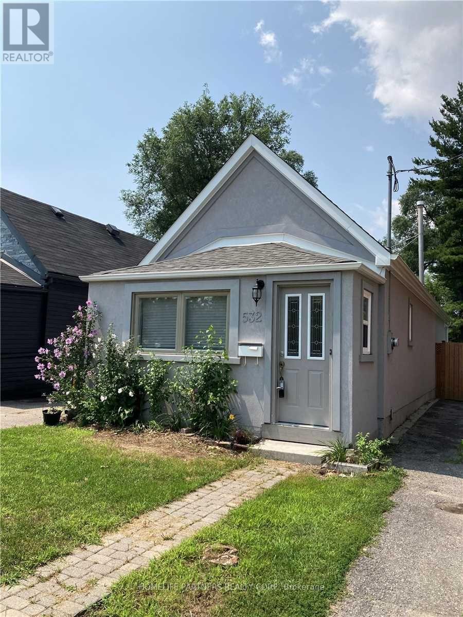 532 Jane Street, Toronto, Ontario  M6S 4A4 - Photo 2 - W12202838