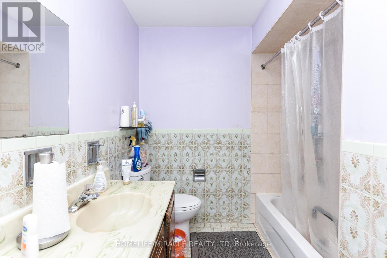 114 Jade Crescent, Brampton, Ontario  L6S 3M8 - Photo 12 - W12202839