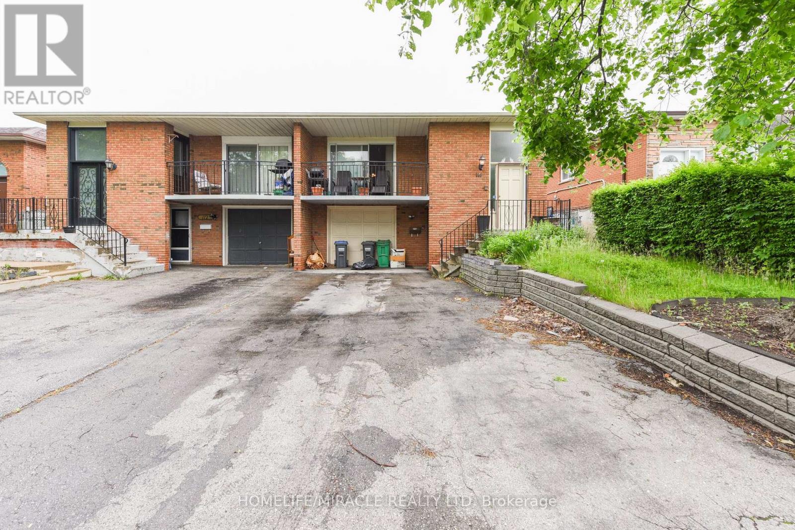 114 Jade Crescent, Brampton, Ontario  L6S 3M8 - Photo 2 - W12202839