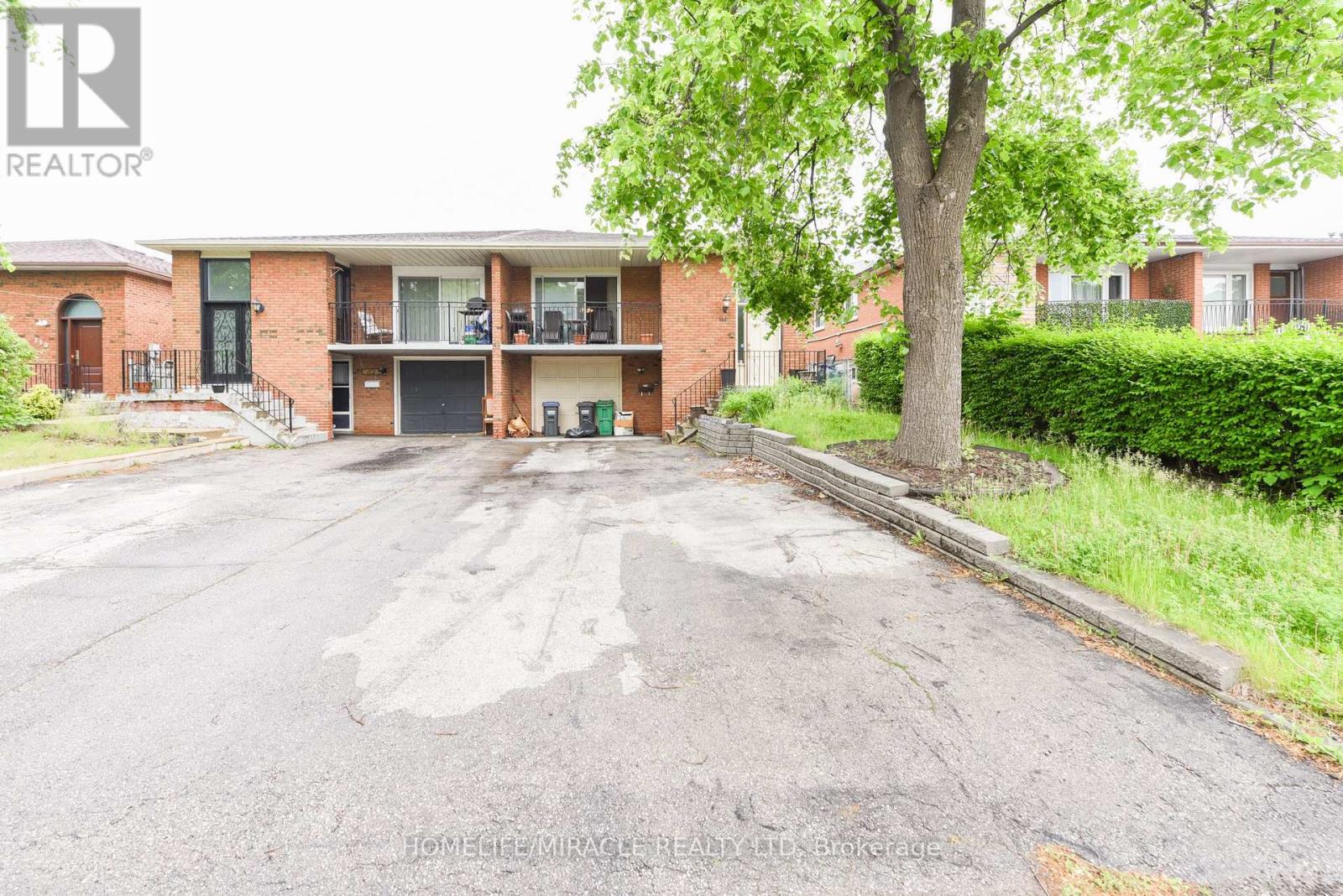 114 Jade Crescent, Brampton, Ontario  L6S 3M8 - Photo 4 - W12202839