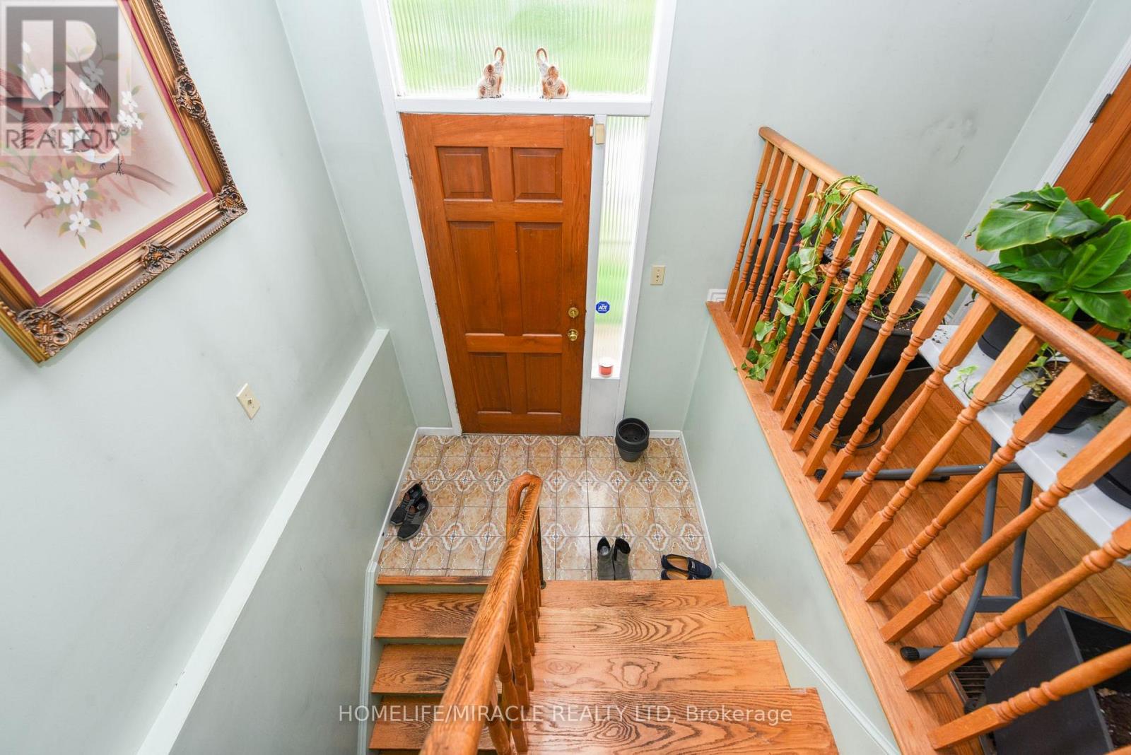 114 Jade Crescent, Brampton, Ontario  L6S 3M8 - Photo 5 - W12202839