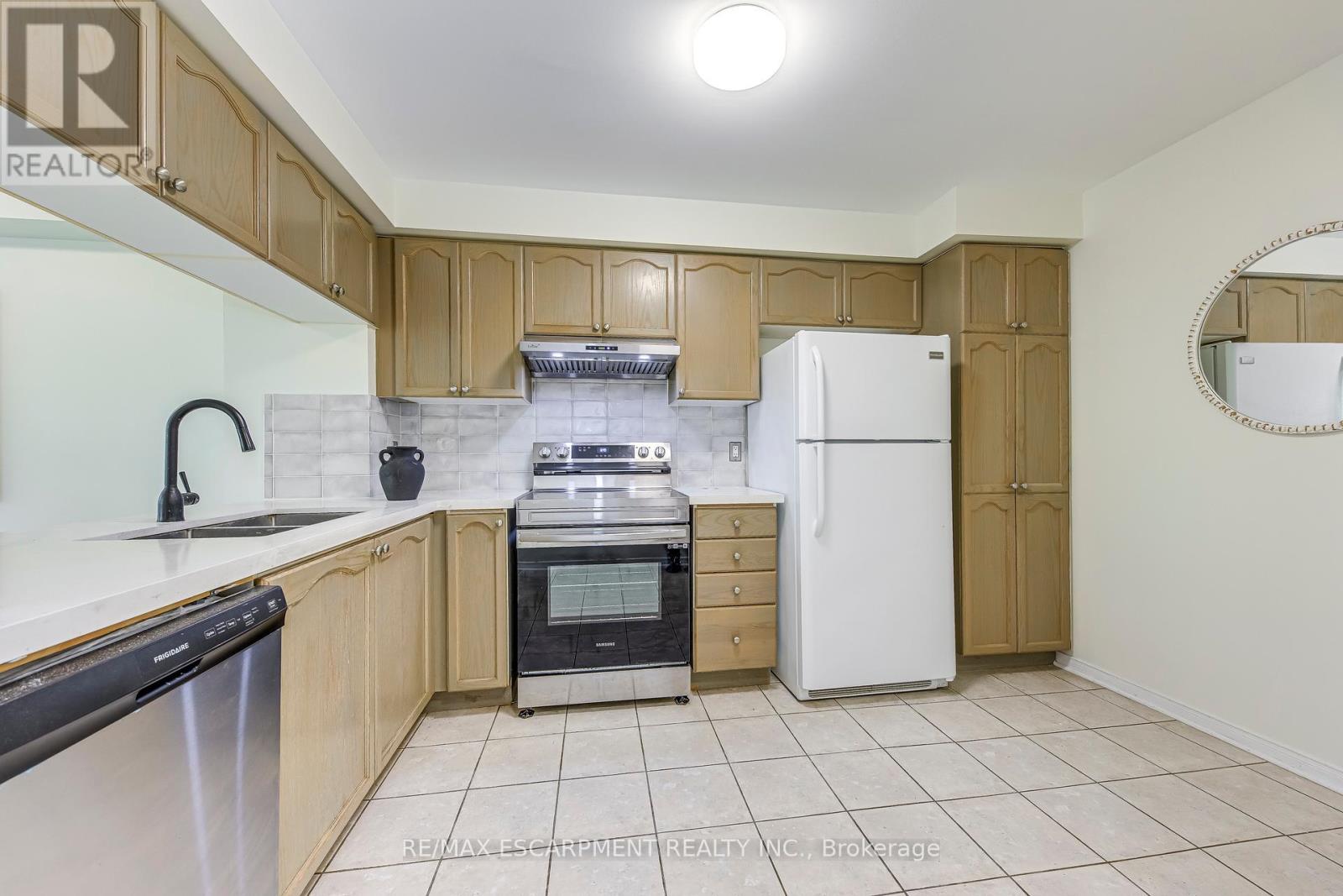 85 - 4600 Kimbermount Avenue, Mississauga, Ontario  L5M 5W7 - Photo 4 - W12202859