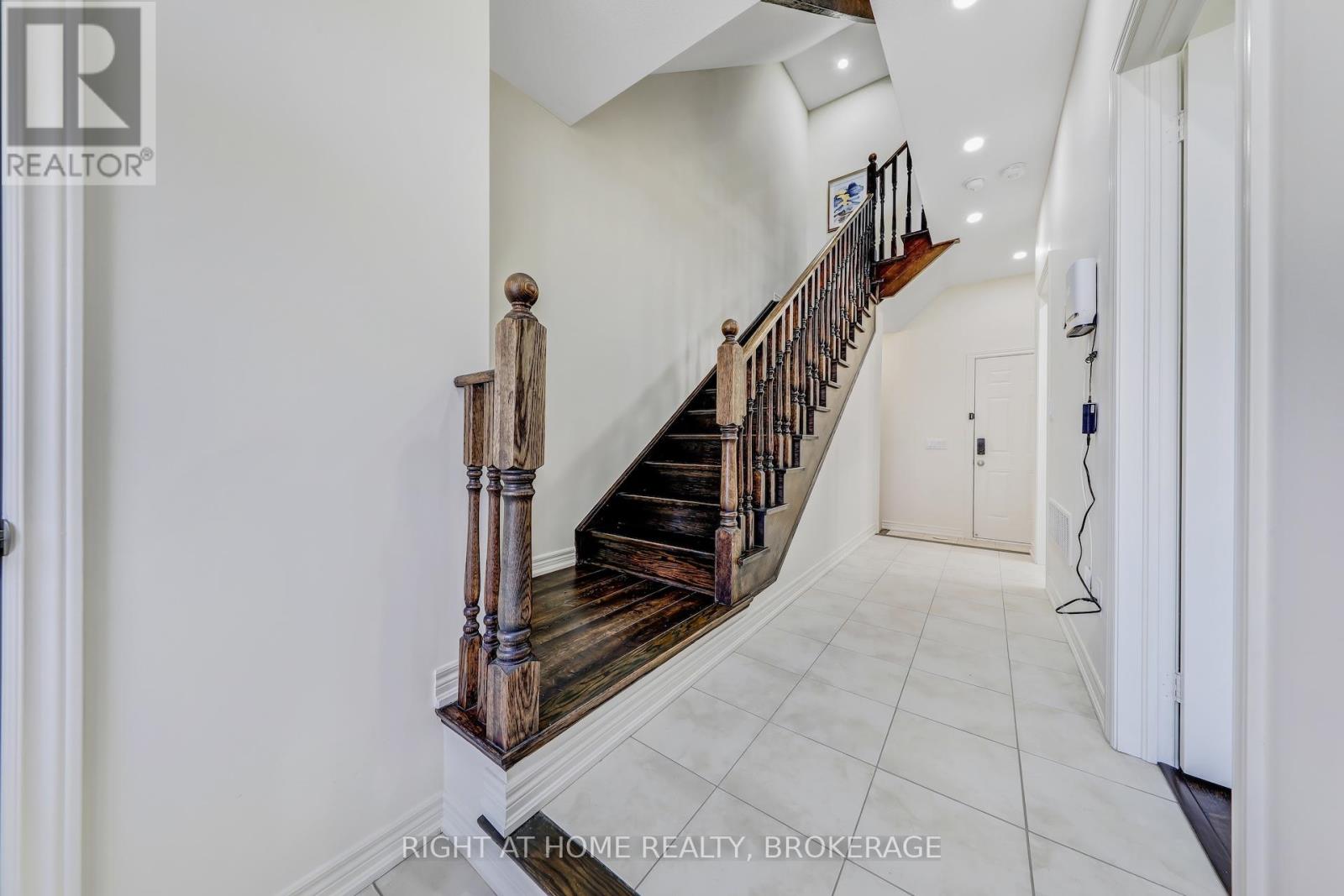 503 Dundas Street E, Oakville, Ontario  L6H 3P5 - Photo 4 - W12202877