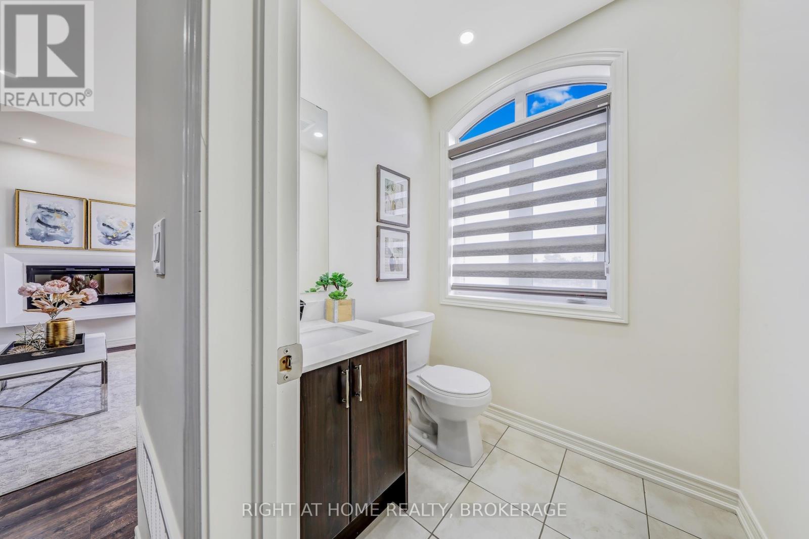 503 Dundas Street E, Oakville, Ontario  L6H 3P5 - Photo 9 - W12202877