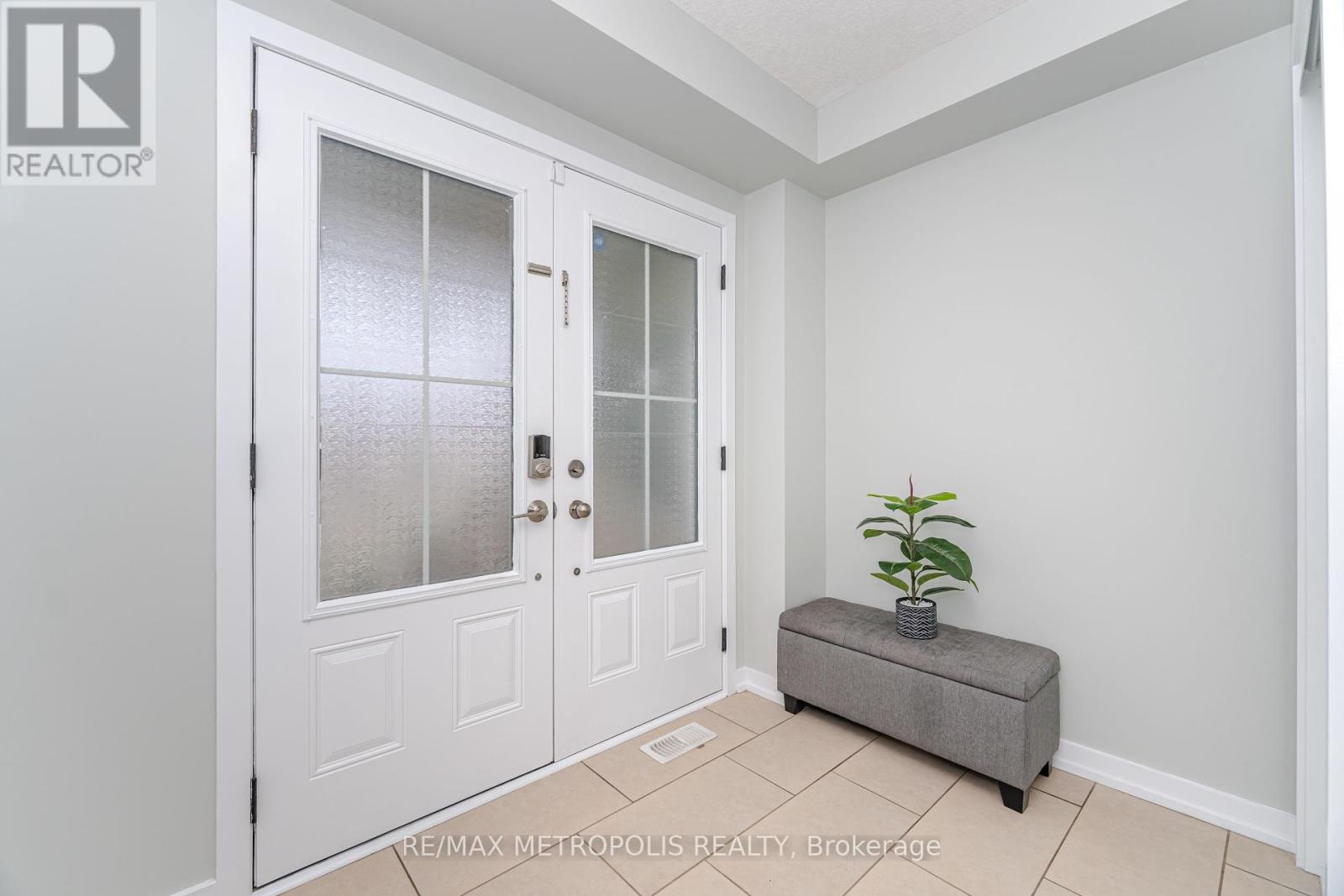 4 Edsel Road, Brampton, Ontario  L7A 4K6 - Photo 3 - W12202888