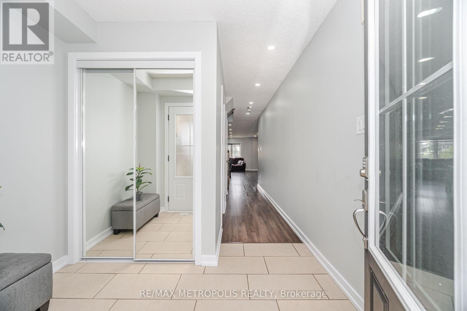 4 Edsel Road, Brampton, Ontario  L7A 4K6 - Photo 4 - W12202888