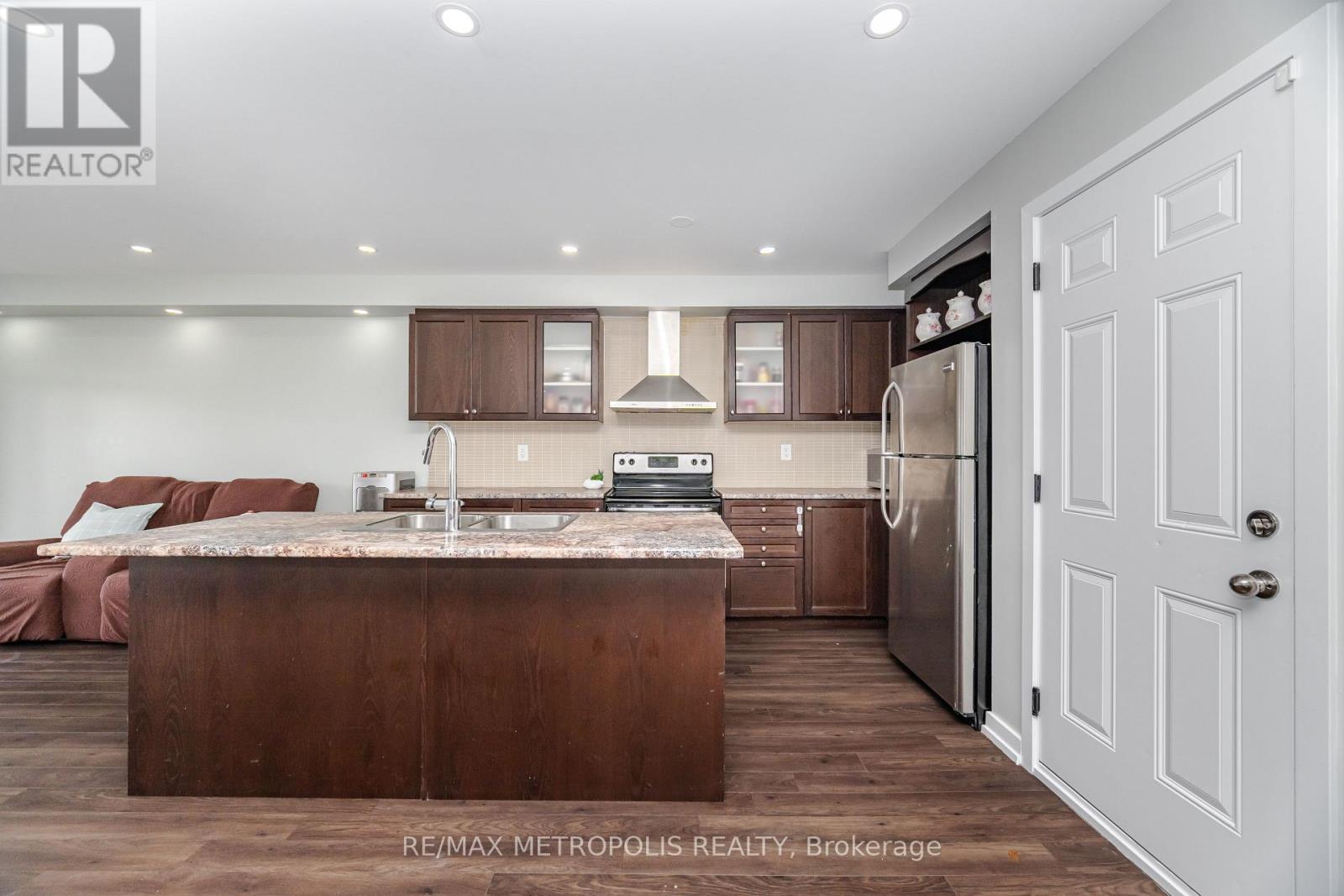 4 Edsel Road, Brampton, Ontario  L7A 4K6 - Photo 8 - W12202888