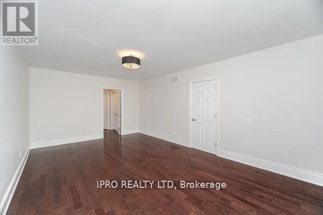 42 Hillside Drive, Brampton, Ontario  L6S 1A3 - Photo 21 - W12202912