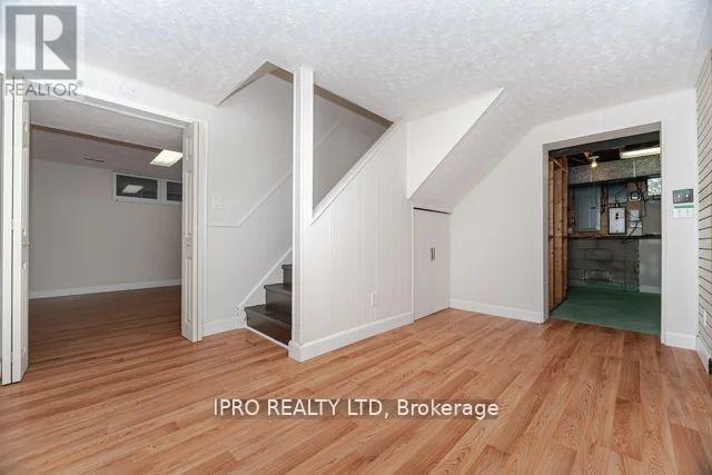 42 Hillside Drive, Brampton, Ontario  L6S 1A3 - Photo 32 - W12202912