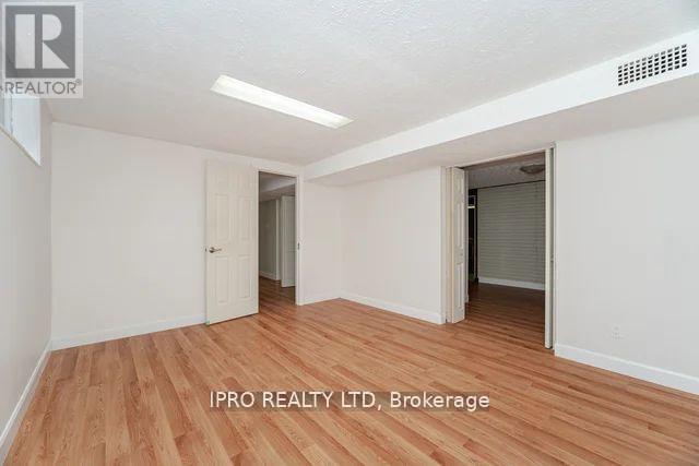 42 Hillside Drive, Brampton, Ontario  L6S 1A3 - Photo 34 - W12202912