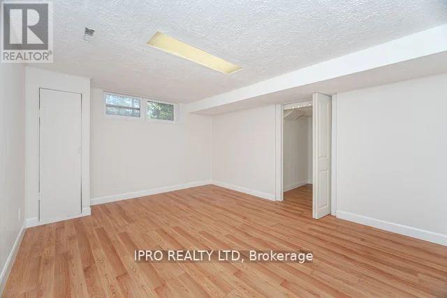 42 Hillside Drive, Brampton, Ontario  L6S 1A3 - Photo 35 - W12202912