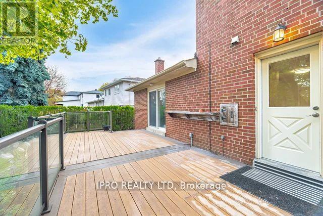 42 Hillside Drive, Brampton, Ontario  L6S 1A3 - Photo 40 - W12202912