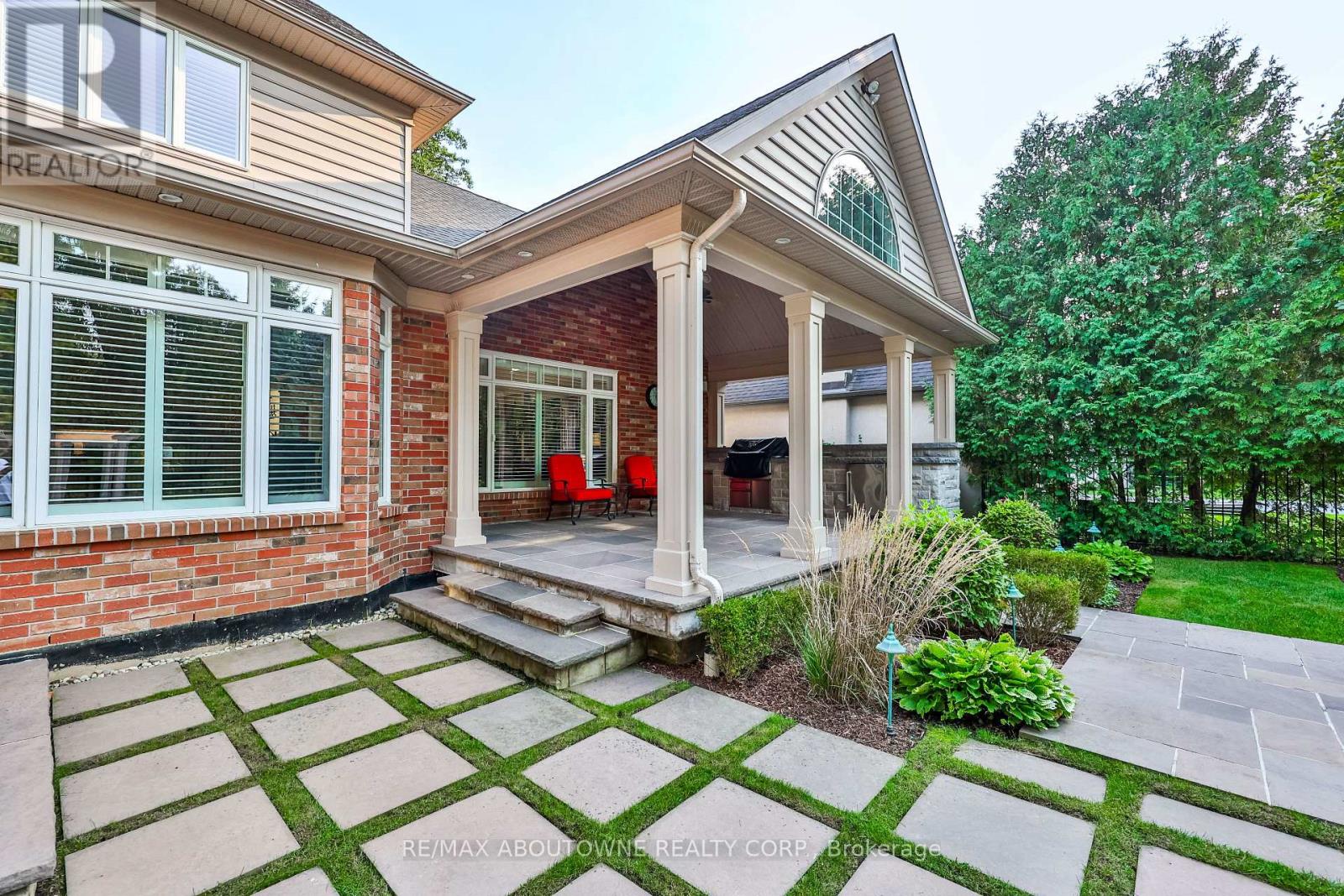 3105 Lakeshore Road, Burlington, Ontario  L7N 1A3 - Photo 37 - W12202915
