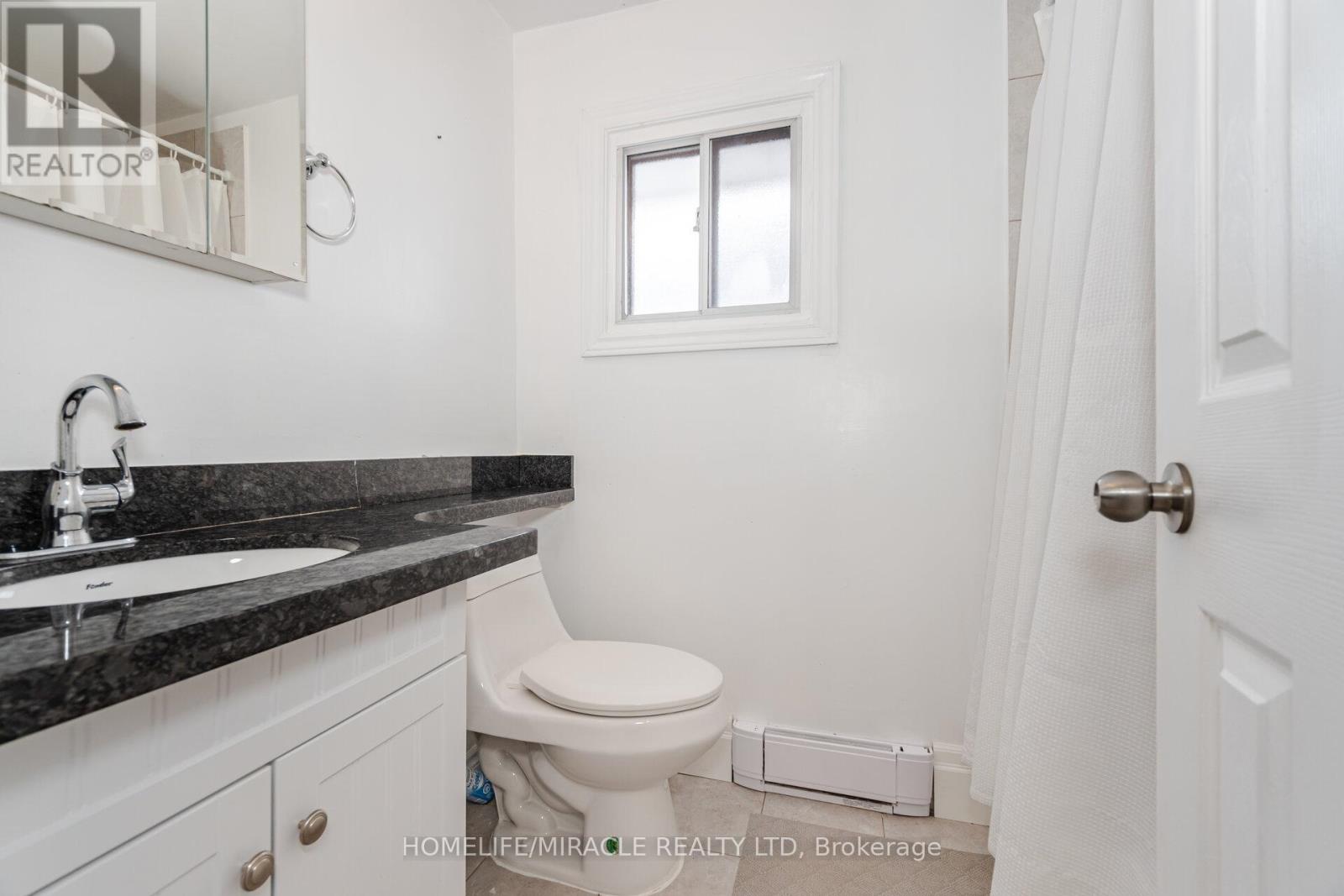 12 Huckleberry Square, Brampton (Central Park), Ontario  L6S 1Y2 - Photo 26 - W12202936