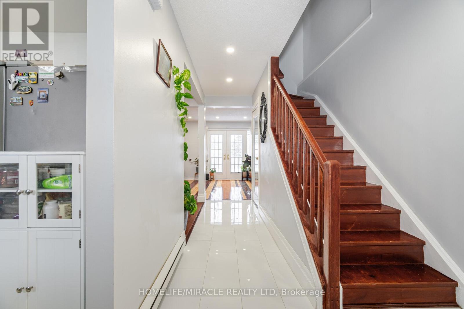 12 Huckleberry Square, Brampton (Central Park), Ontario  L6S 1Y2 - Photo 6 - W12202936