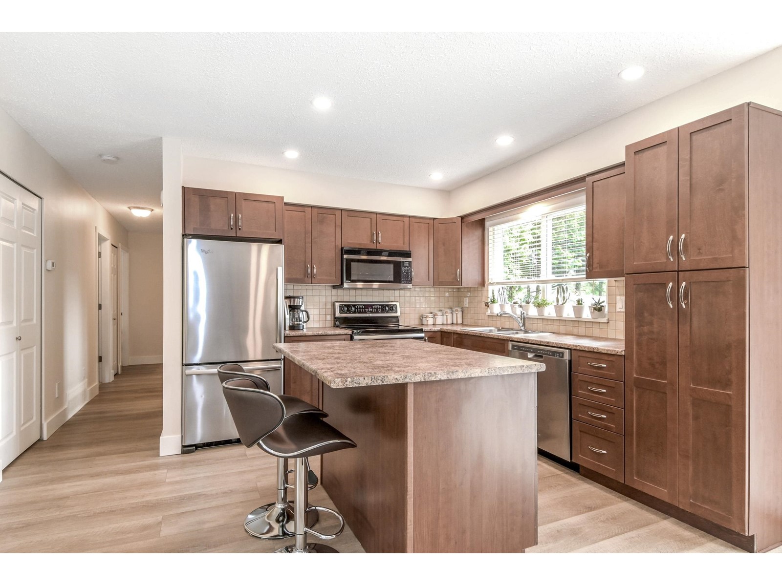 19360 62a Avenue, Surrey, British Columbia  V3S 7L6 - Photo 6 - R3007425