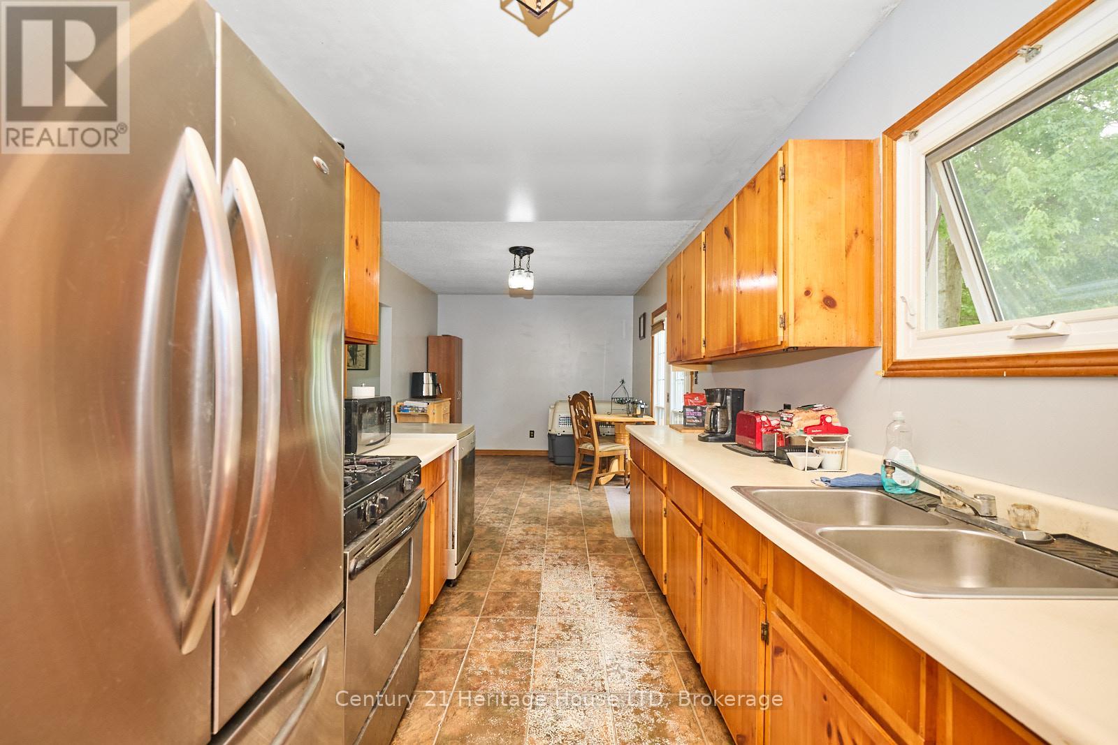 3334 Riselay Avenue, Fort Erie (Ridgeway), Ontario  L0S 1N0 - Photo 11 - X12203037