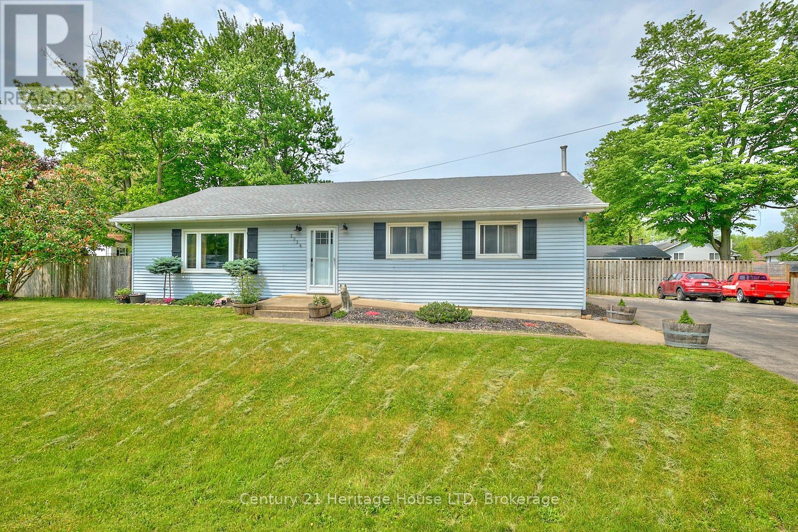 3334 Riselay Avenue, Fort Erie (Ridgeway), Ontario  L0S 1N0 - Photo 2 - X12203037