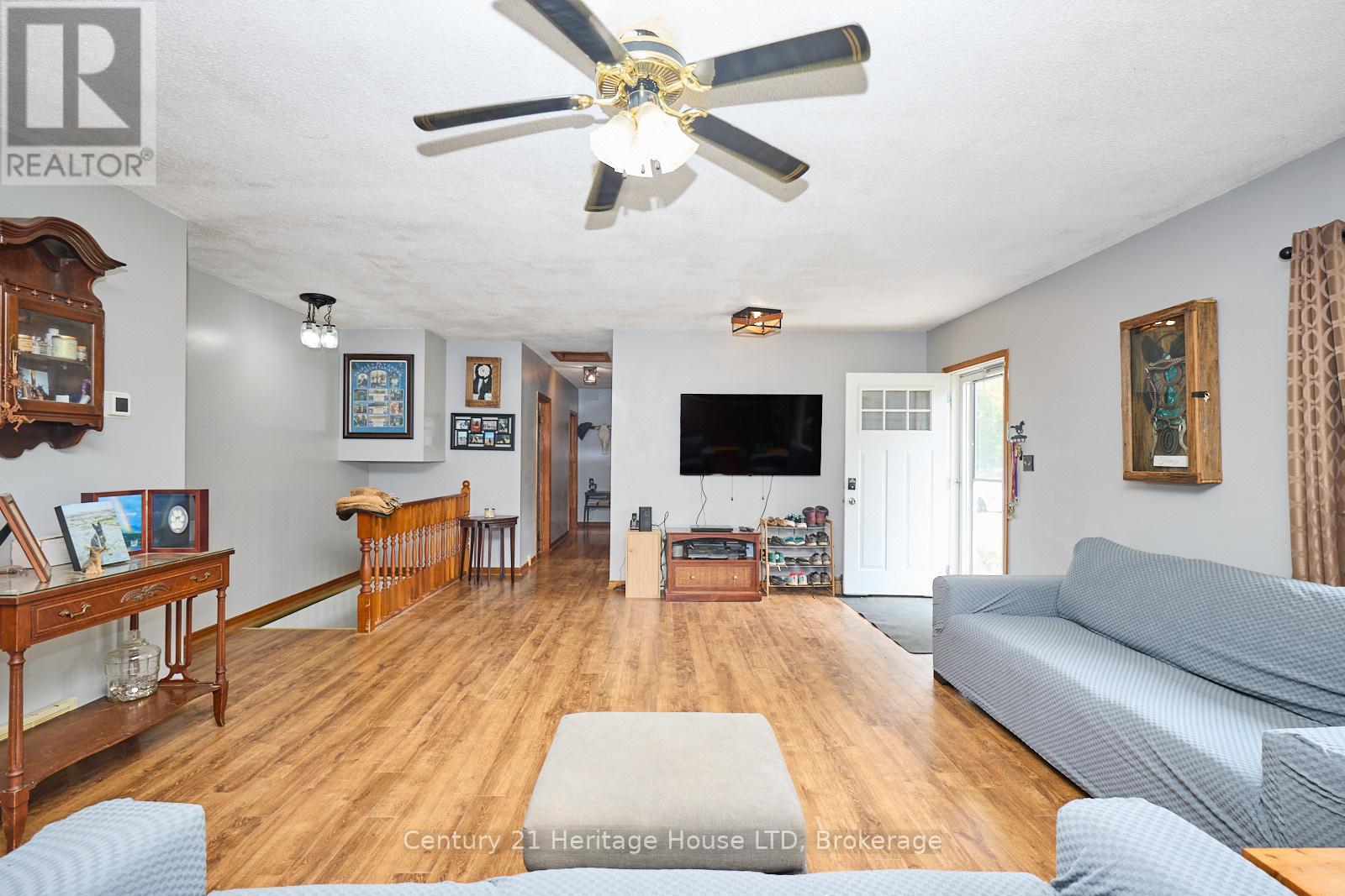 3334 Riselay Avenue, Fort Erie (Ridgeway), Ontario  L0S 1N0 - Photo 3 - X12203037