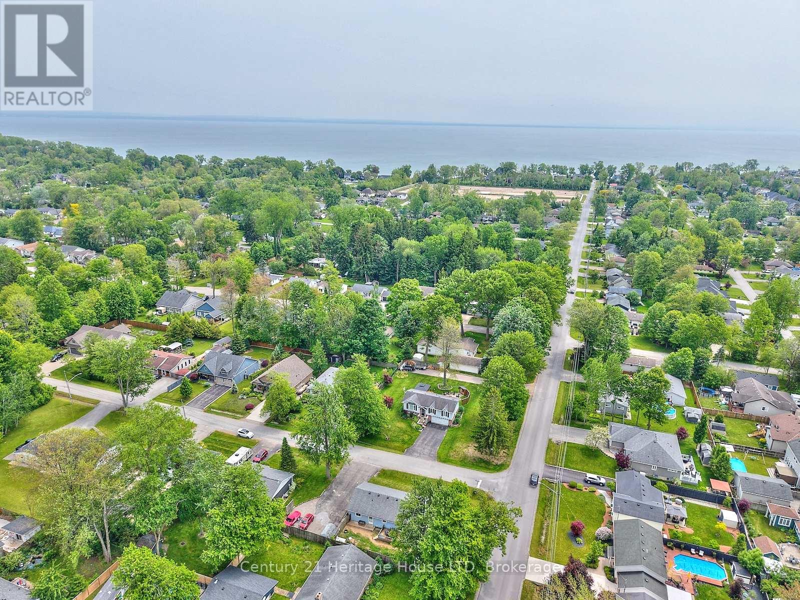 3334 Riselay Avenue, Fort Erie (Ridgeway), Ontario  L0S 1N0 - Photo 34 - X12203037