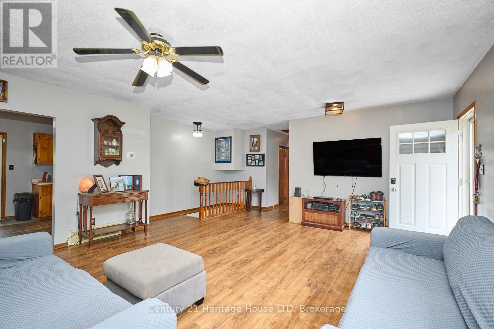 3334 Riselay Avenue, Fort Erie (Ridgeway), Ontario  L0S 1N0 - Photo 5 - X12203037