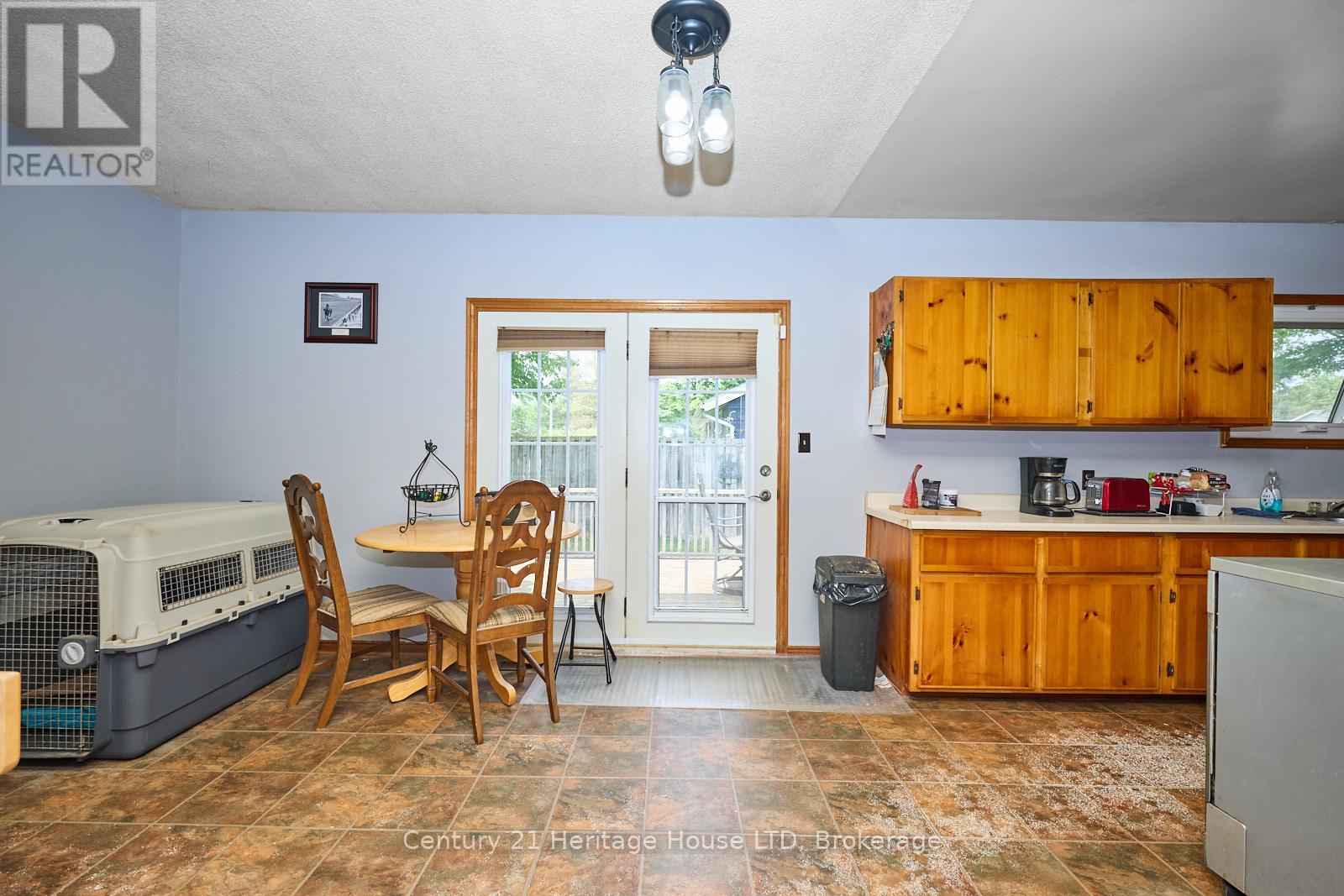 3334 Riselay Avenue, Fort Erie (Ridgeway), Ontario  L0S 1N0 - Photo 7 - X12203037