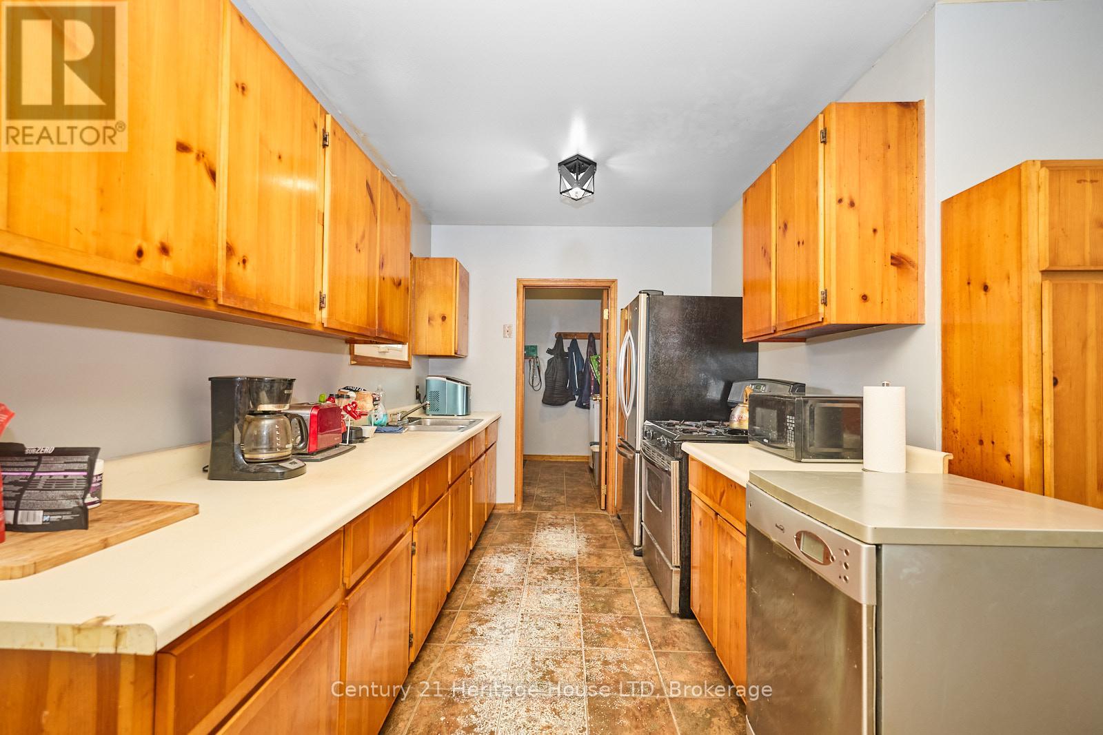 3334 Riselay Avenue, Fort Erie (Ridgeway), Ontario  L0S 1N0 - Photo 9 - X12203037