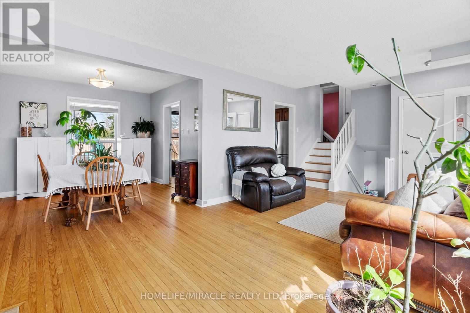 1013 Brucedale Avenue E, Hamilton, Ontario  L8T 1M6 - Photo 6 - X12202910