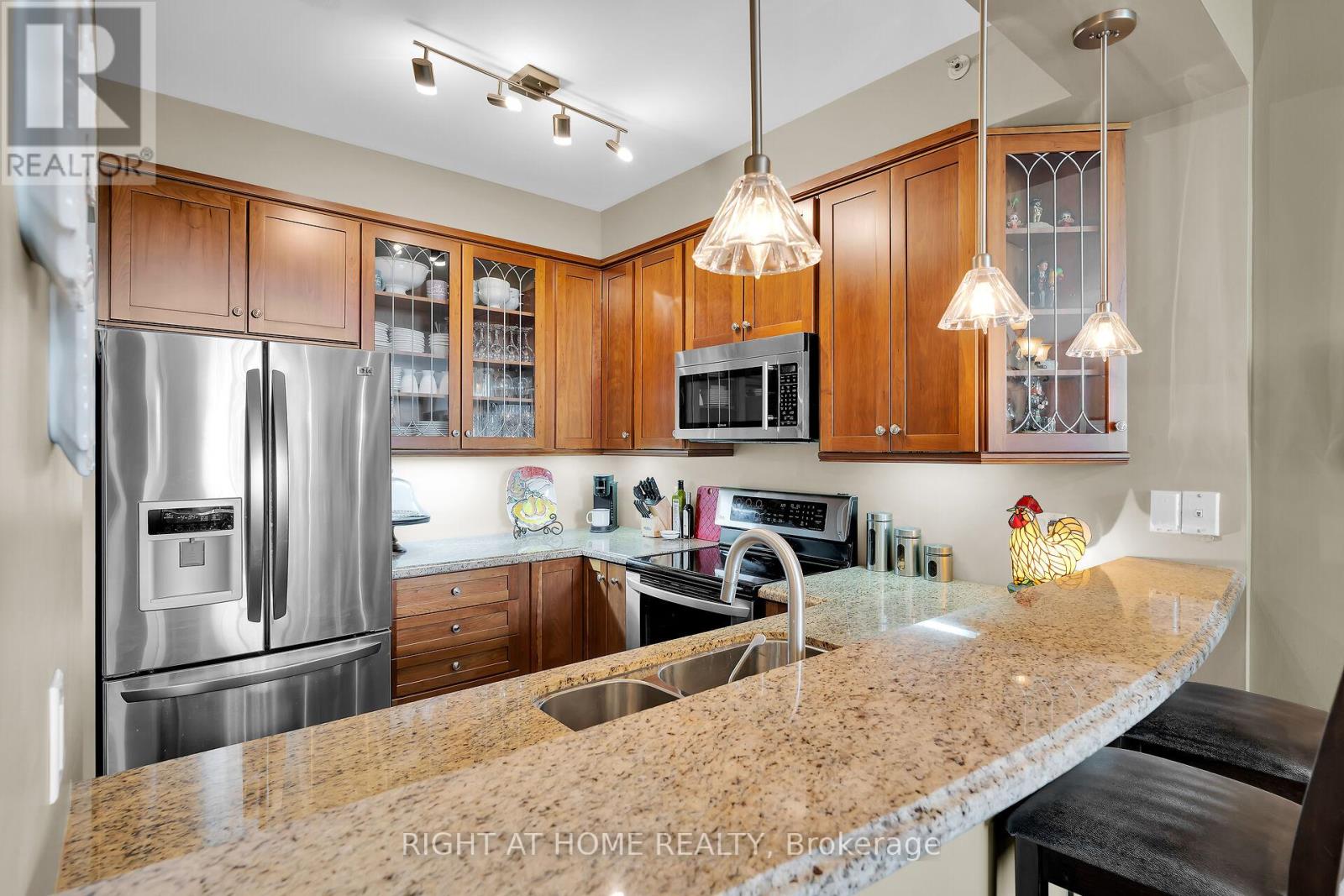 Property at 403 - 262 DUNDAS STREET E image 3