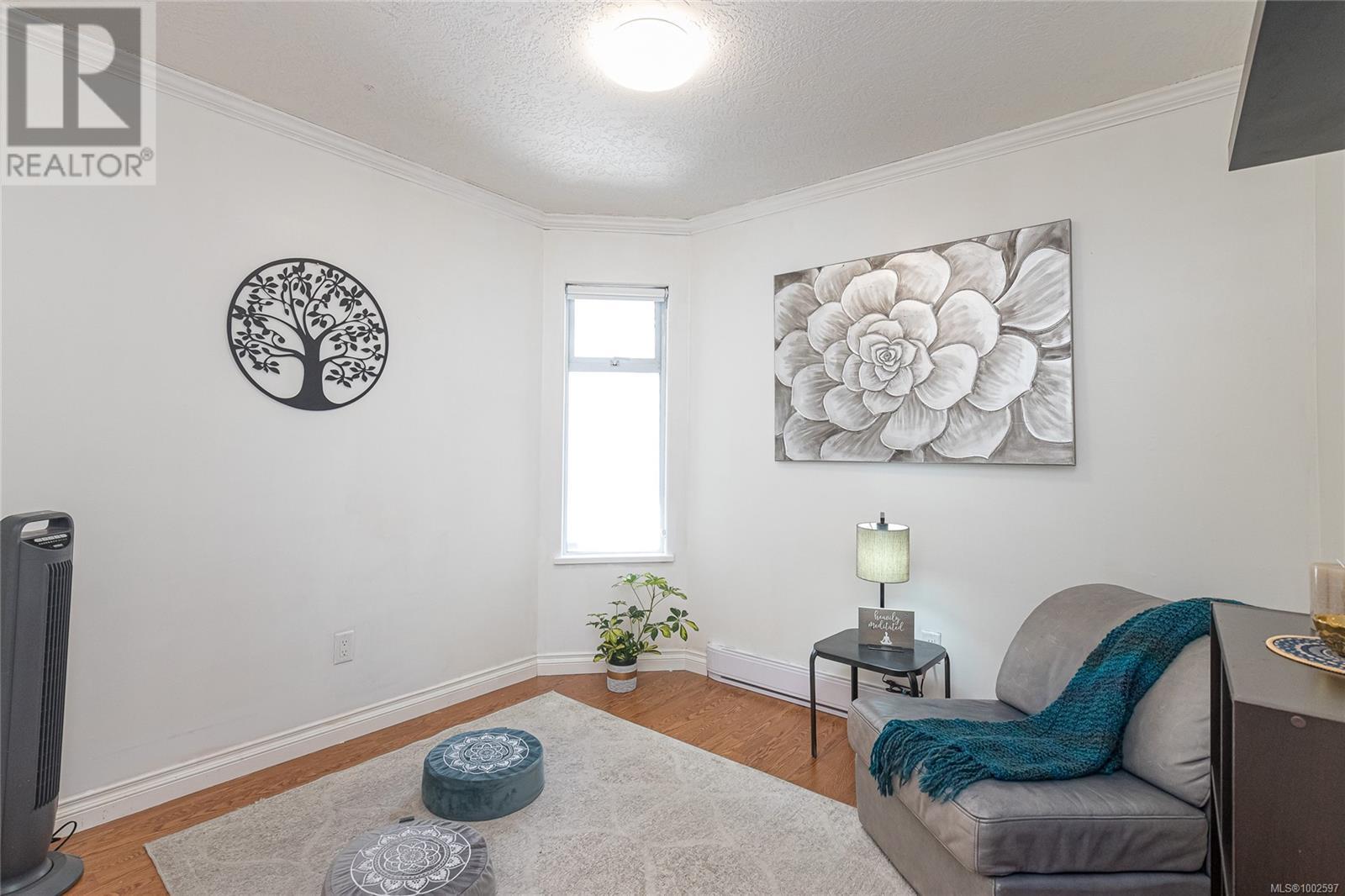 Property at 2236 Tara Pl image 3
