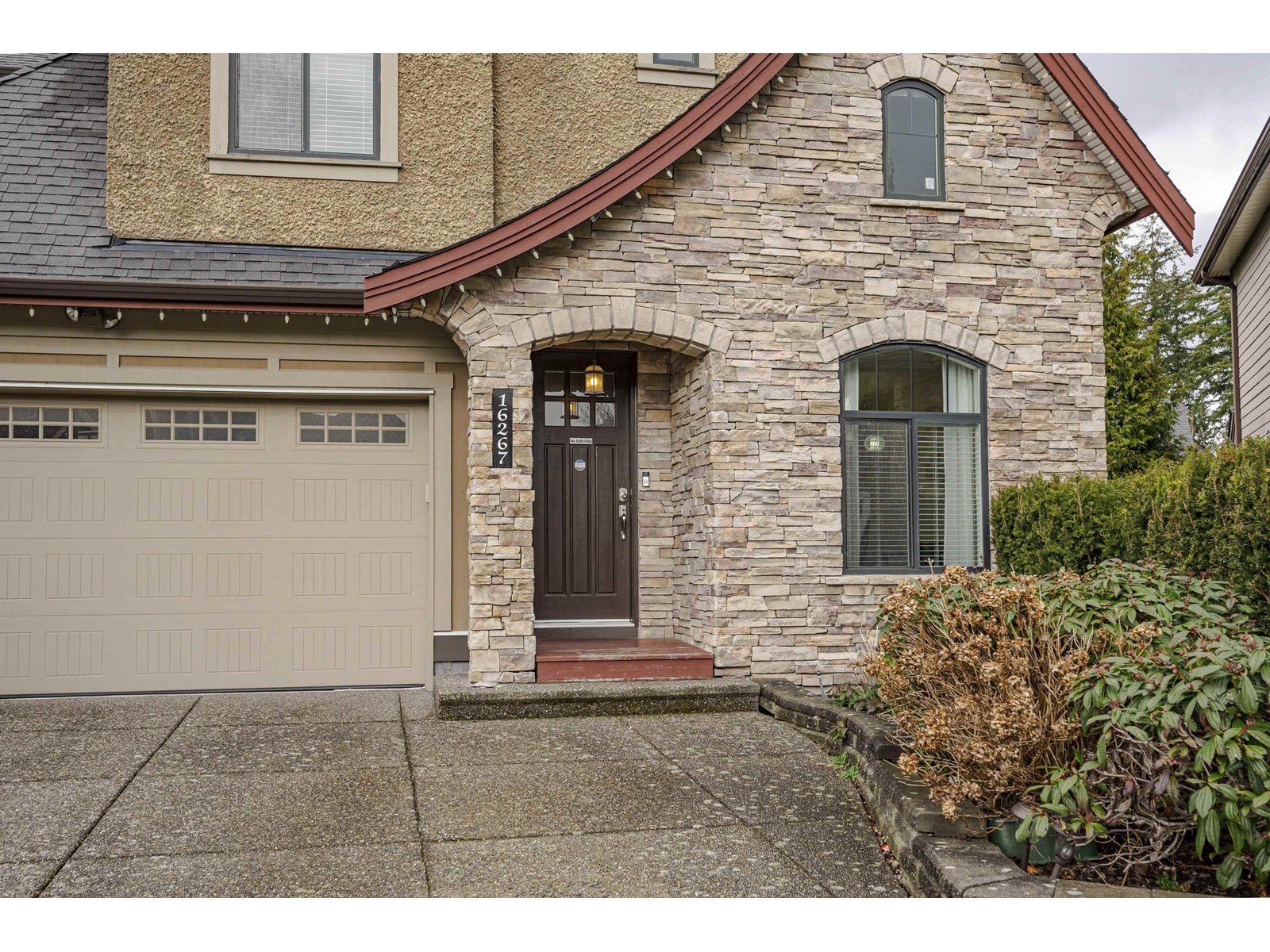 16267 26a Avenue, Surrey, British Columbia  V3S 6Z2 - Photo 2 - R3011918