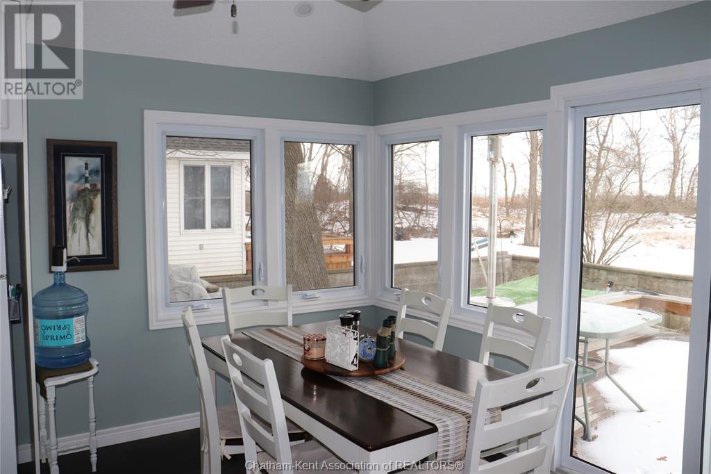 17516 Lakeshore Road, Rondeau Park, Ontario  N0P 2C0 - Photo 6 - 25013922