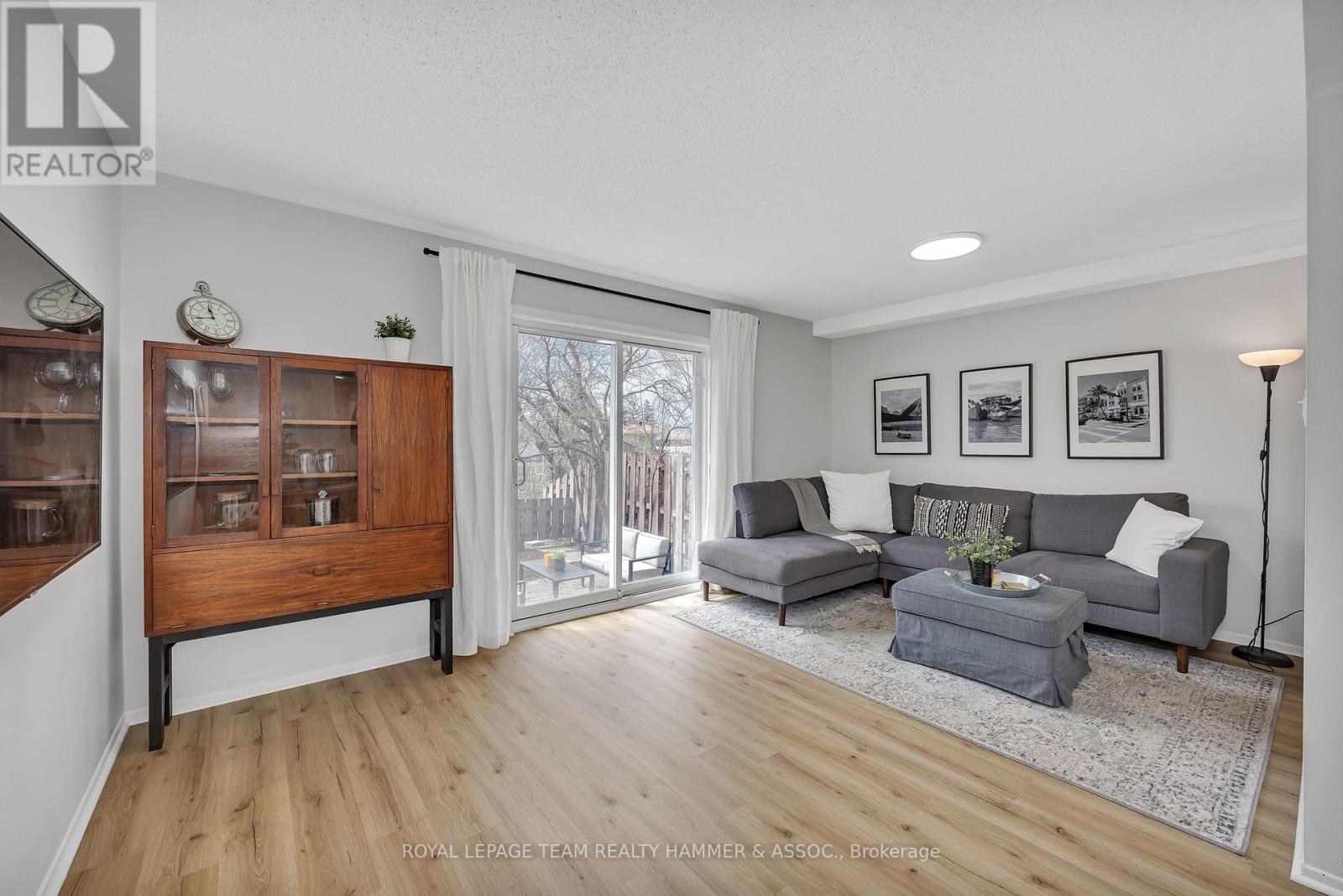 82 Baneberry Crescent, Ottawa, Ontario  K2L 2Y4 - Photo 12 - X12203001