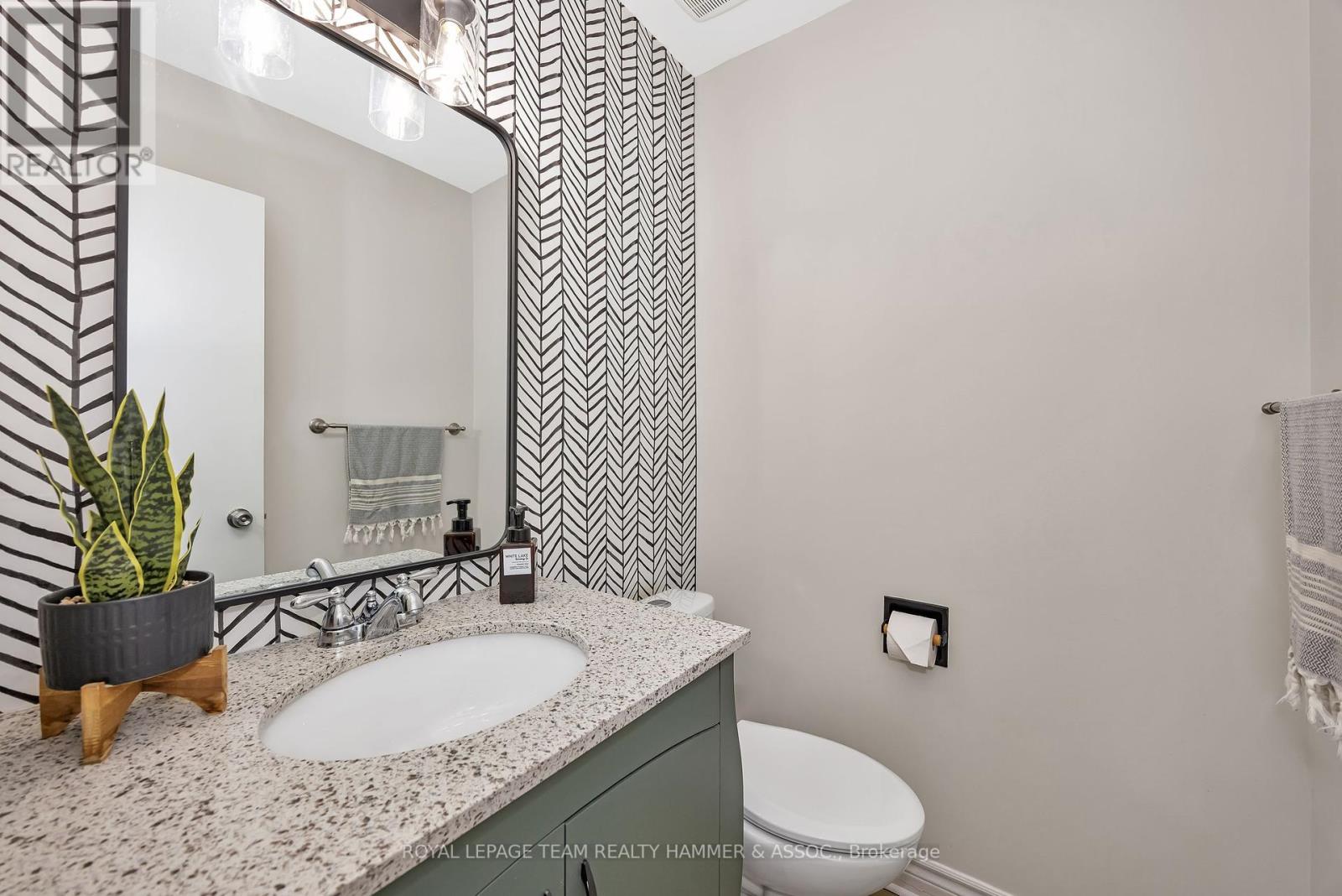 82 Baneberry Crescent, Ottawa, Ontario  K2L 2Y4 - Photo 16 - X12203001