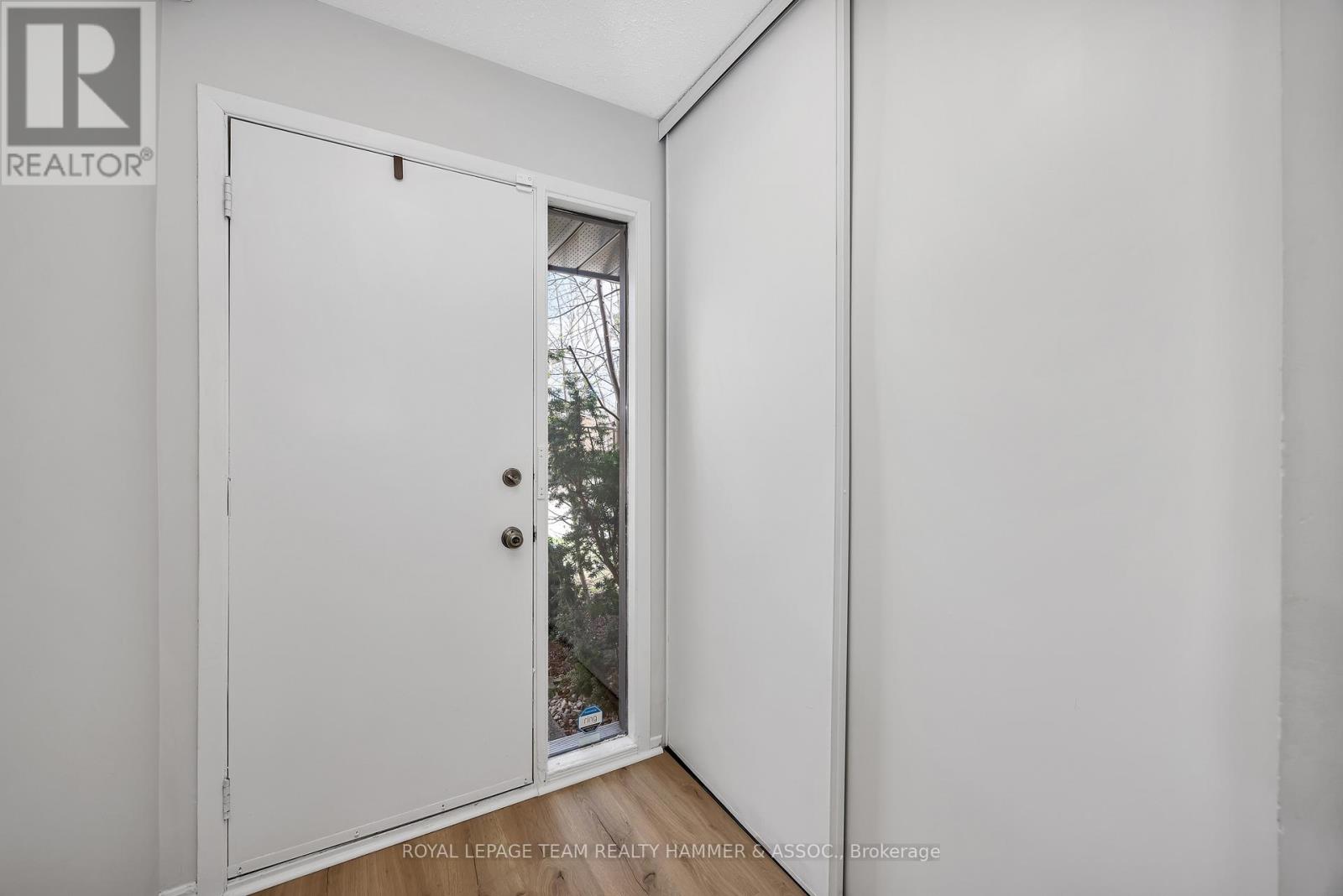 82 Baneberry Crescent, Ottawa, Ontario  K2L 2Y4 - Photo 4 - X12203001