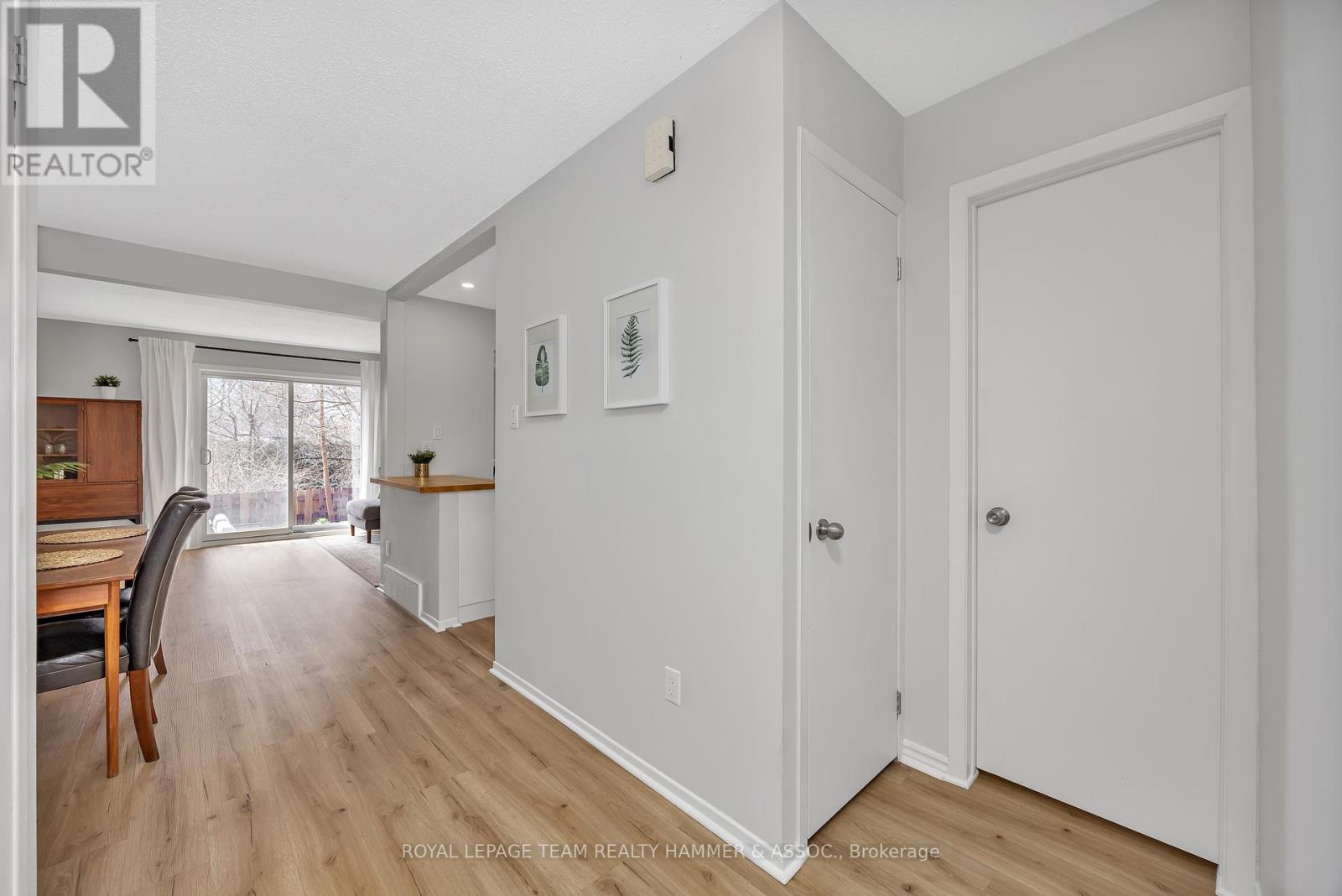 82 Baneberry Crescent, Ottawa, Ontario  K2L 2Y4 - Photo 5 - X12203001