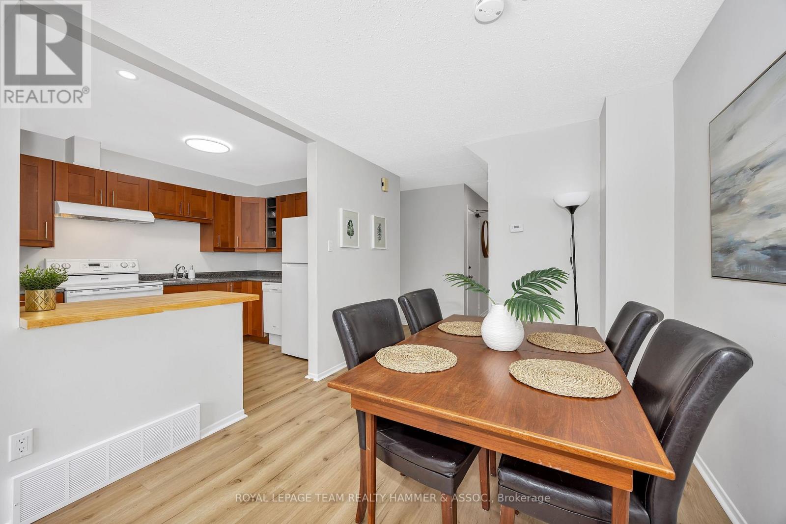82 Baneberry Crescent, Ottawa, Ontario  K2L 2Y4 - Photo 7 - X12203001