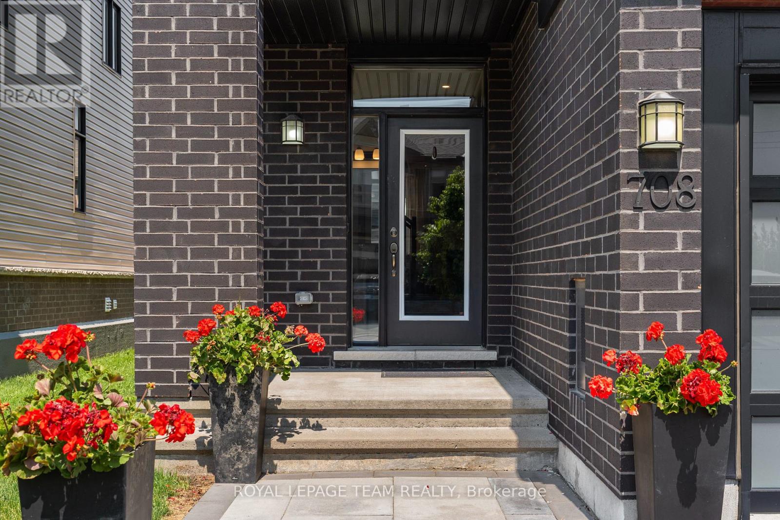 708 Twist Way, Ottawa, Ontario  K2V 0M8 - Photo 4 - X12203012