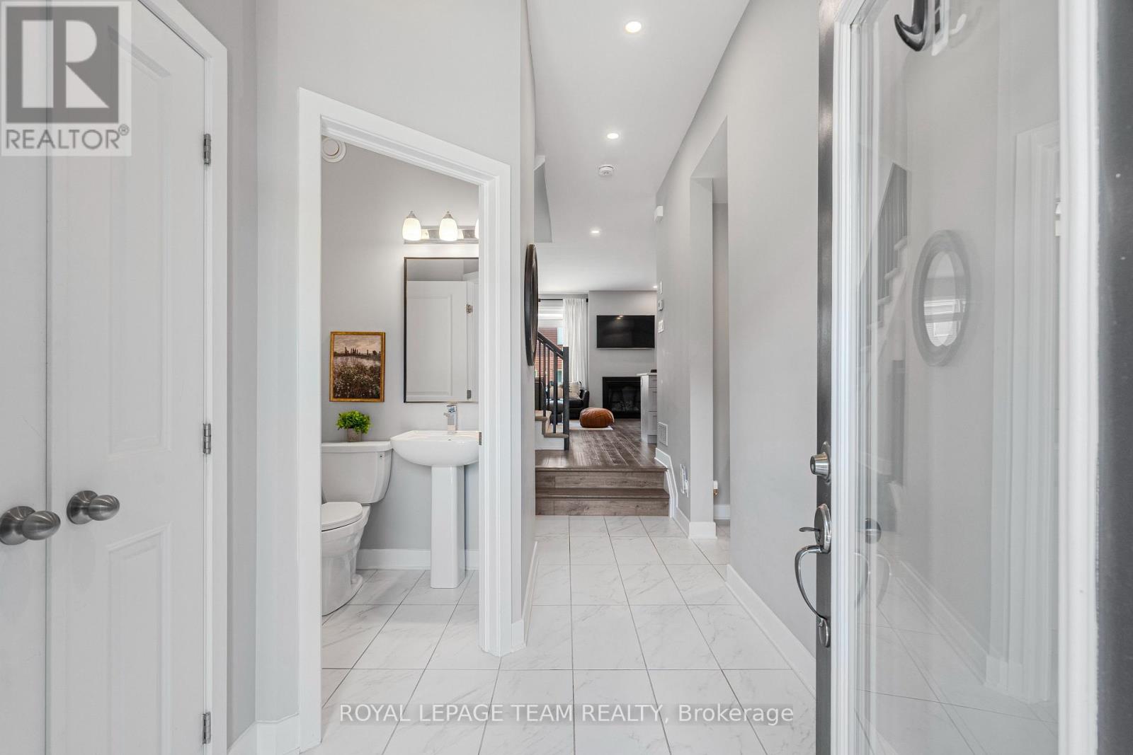 708 Twist Way, Ottawa, Ontario  K2V 0M8 - Photo 5 - X12203012