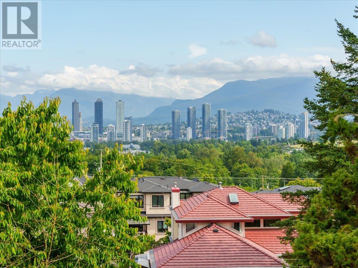 Property at 4660 BOND STREET image 2