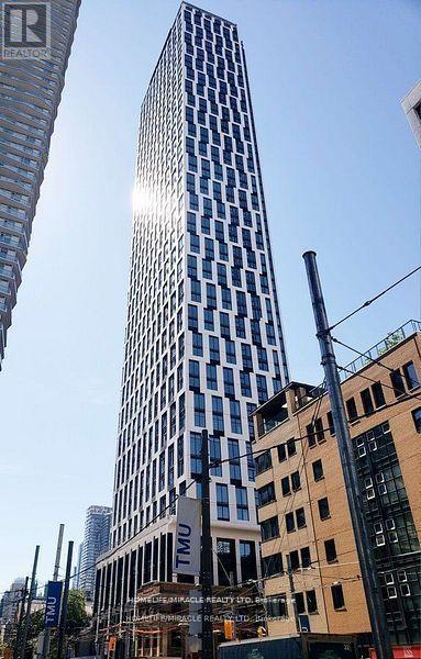 808 - 252 CHURCH STREET, Toronto, Ontario