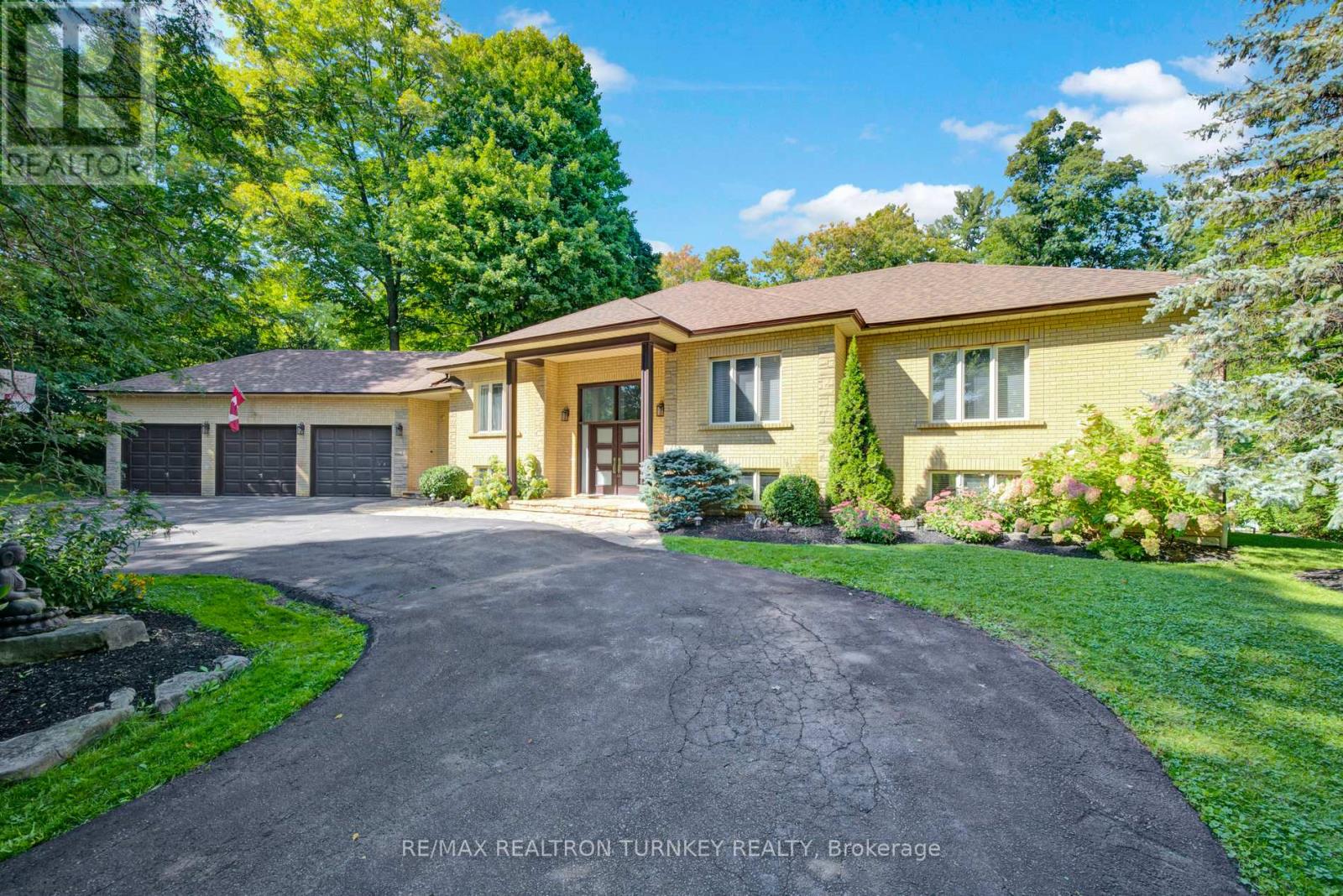 22 Sherwood Glen, East Gwillimbury, Ontario  L9N 1R3 - Photo 33 - N12142116