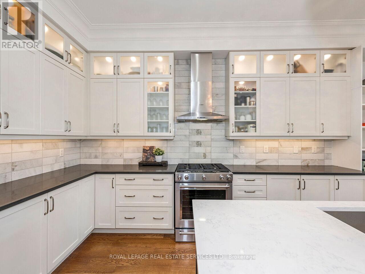 22 Portland Street, Toronto, Ontario  M8Y 1A5 - Photo 16 - W12188069