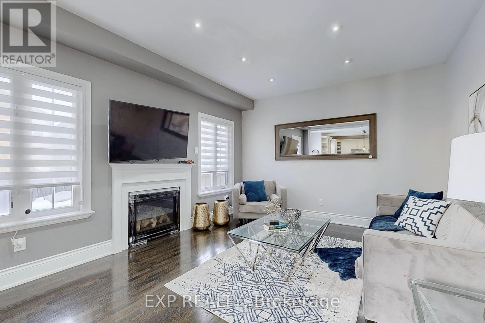 88 Royal West Drive, Brampton, Ontario  L6X 0Z8 - Photo 7 - W12040329