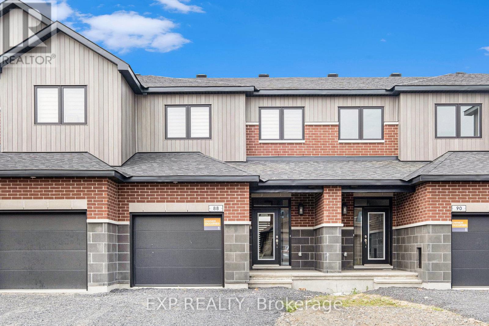 88 Richelieu Street, Russell, Ontario  K0A 1W0 - Photo 2 - X12203018